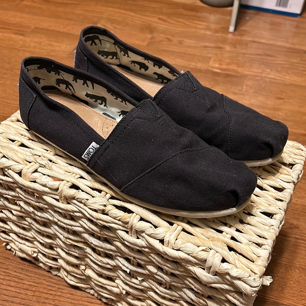 TOMS shoes